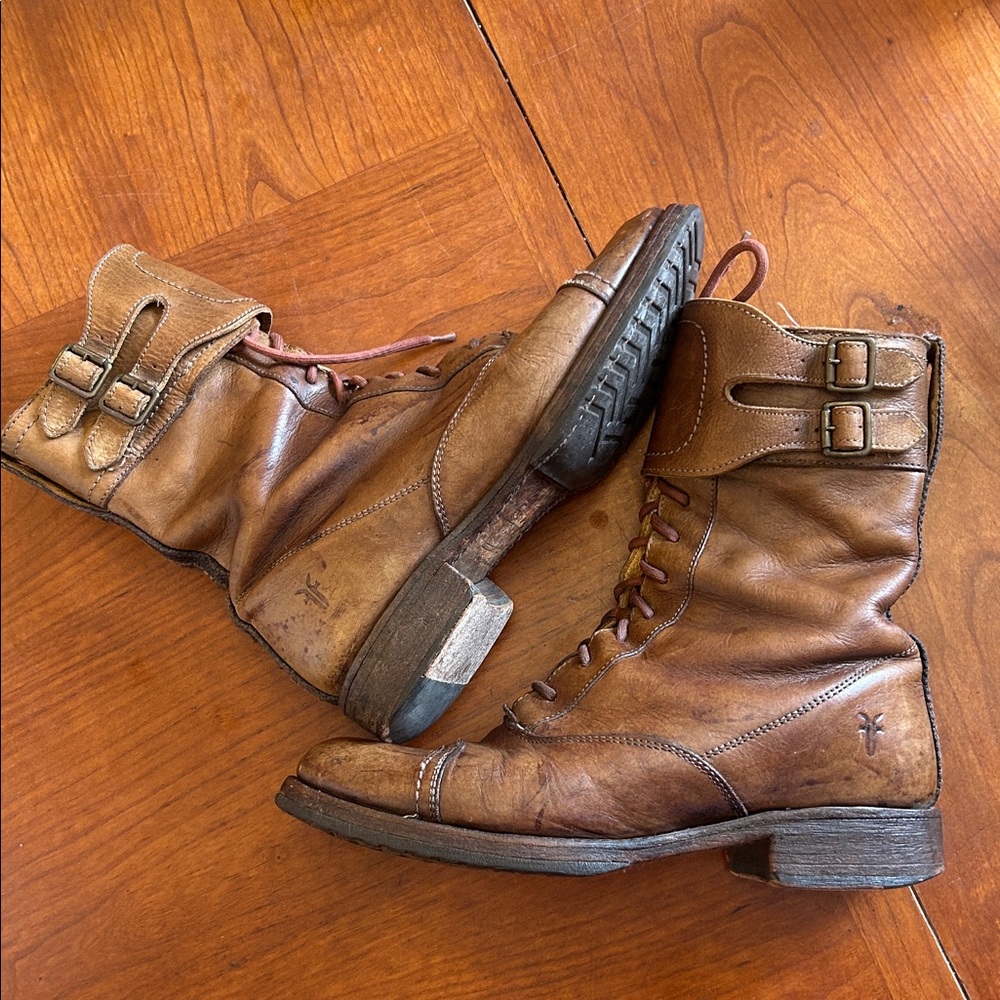FRYE Julie shield Combat Boots size 9